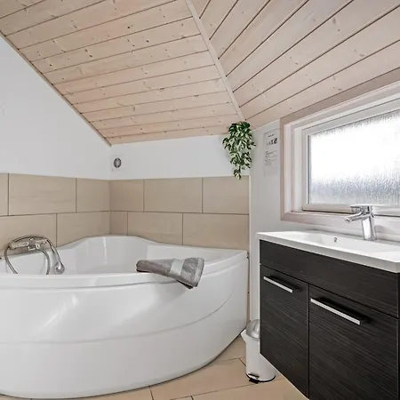 Kenny - 1-2km From The Sea By Interhome Vejers Strand