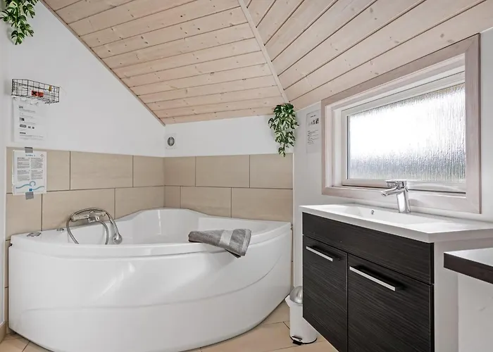 Kenny - 1-2km From The Sea By Interhome Vejers Strand